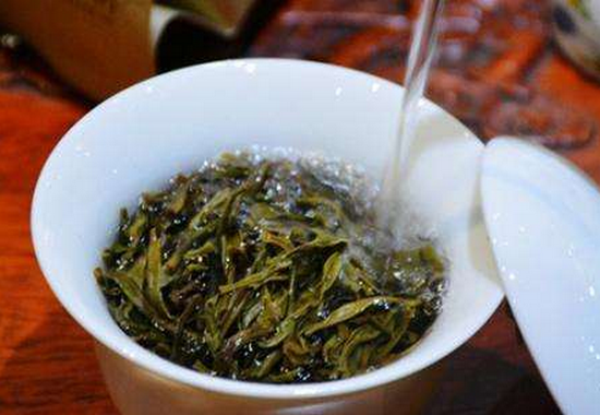 乌岽单丛茶的功效有哪些？怎么辨别乌岽单从茶的质量？