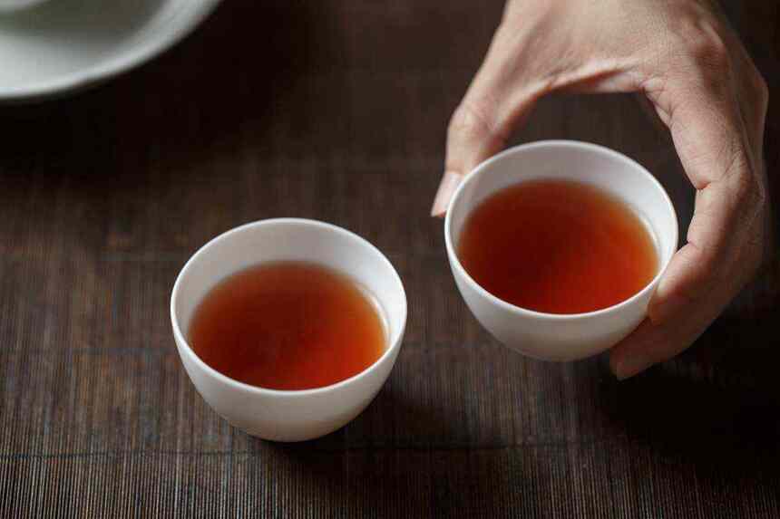 立冬还在乱喝茶？冬季养生喝茶，要遵循4个原则，不可错过两茶
