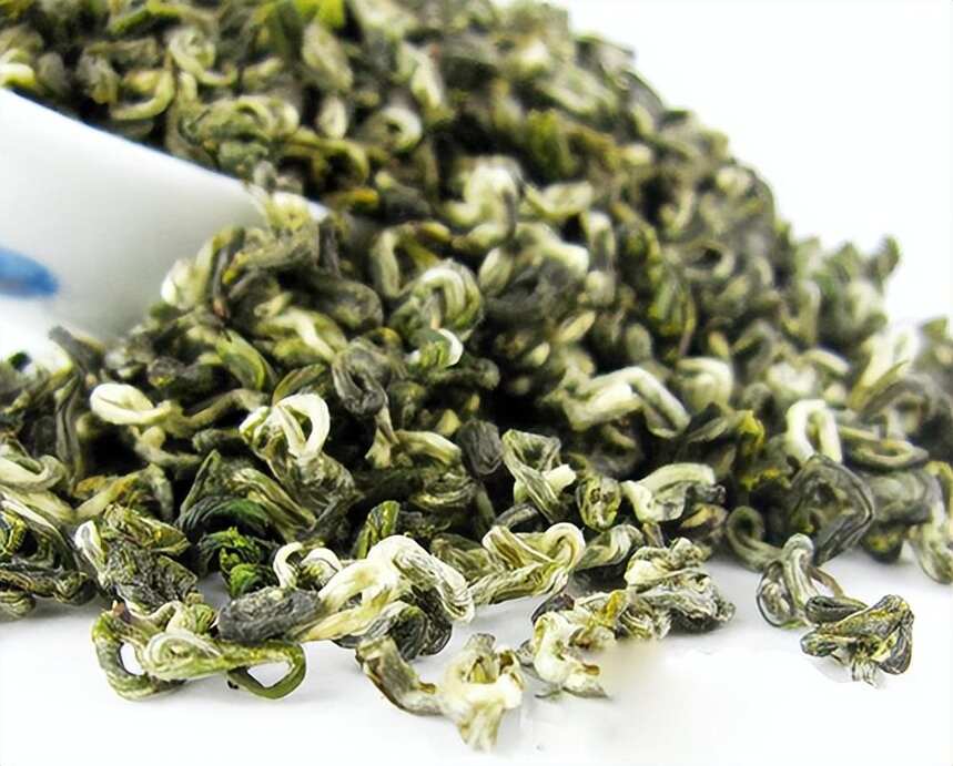 最值得喝的三大名茶，西湖龙井上榜，哪款才是你心中的茶中极品？