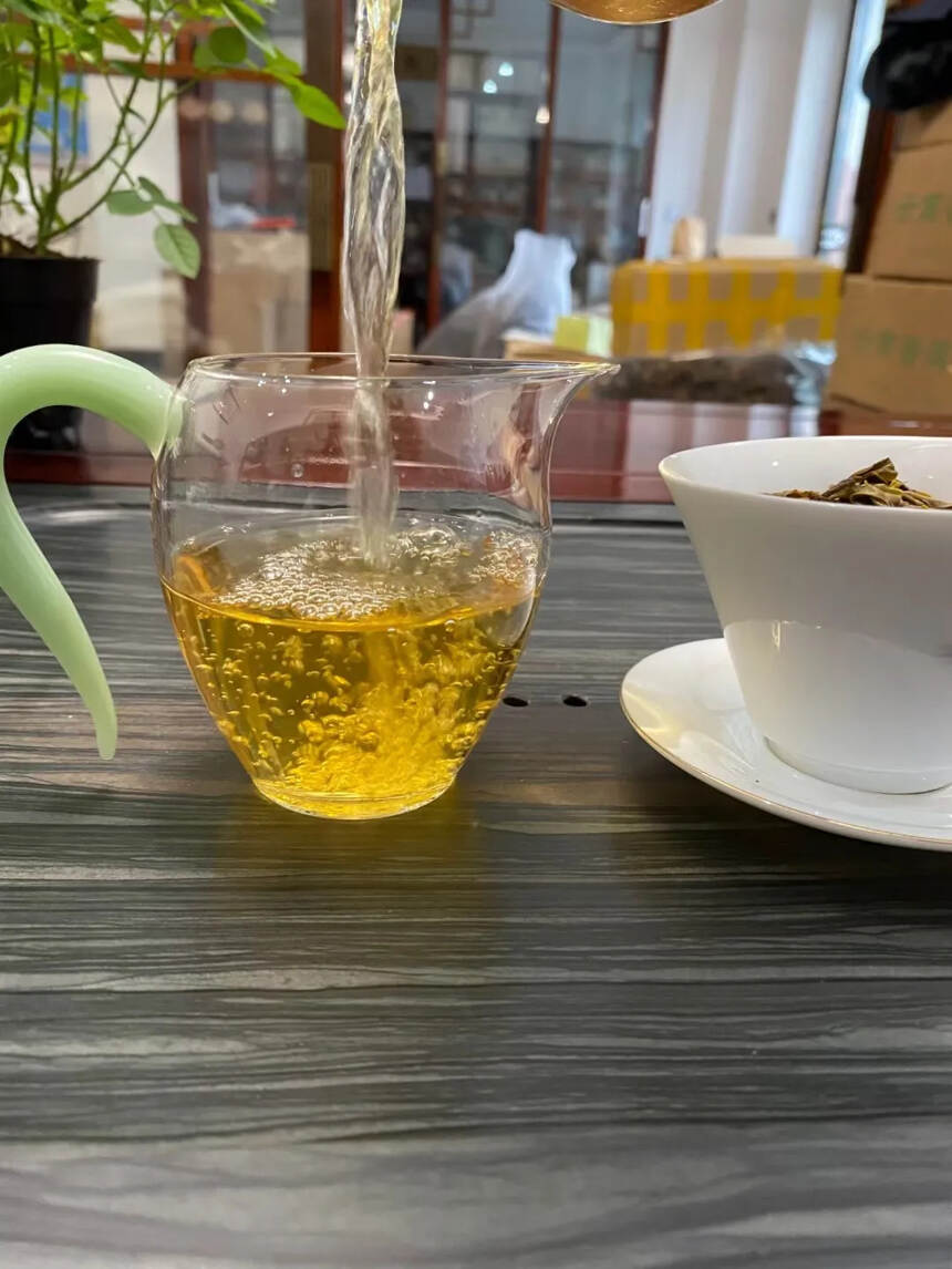 2021年勐宋保塘古树200克生茶，香甜蜜香。#茶生