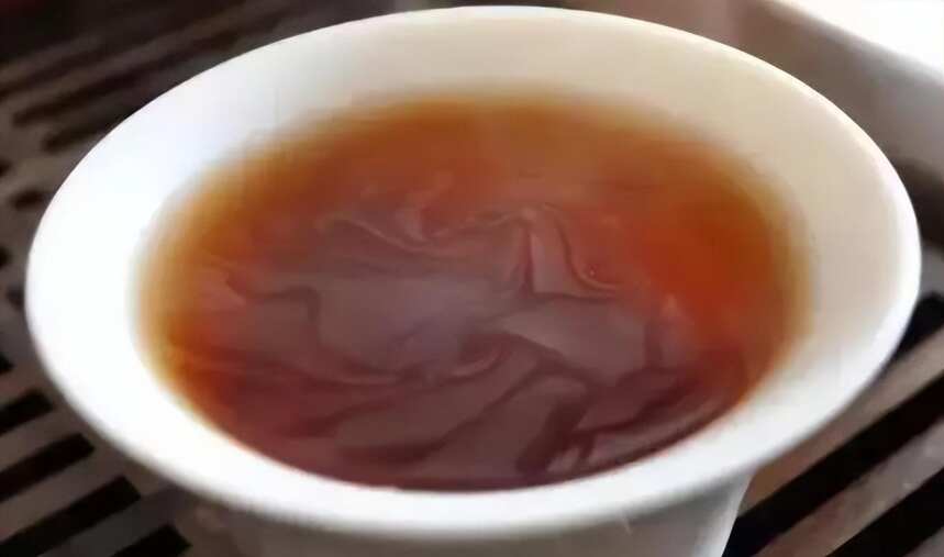 茶丨茶汤上飘着的一层油是什么？