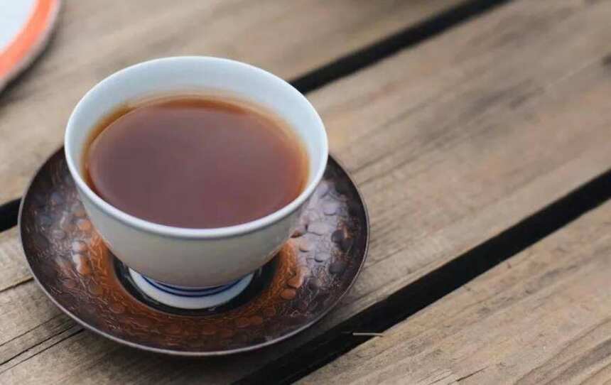 茶丨茶汤上飘着的一层油是什么？