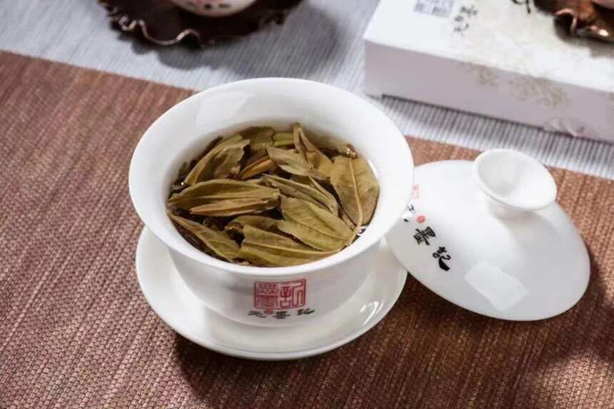 茶文化 | 普洱茶是有生命的茶，每片叶子都有四次生命的绽放