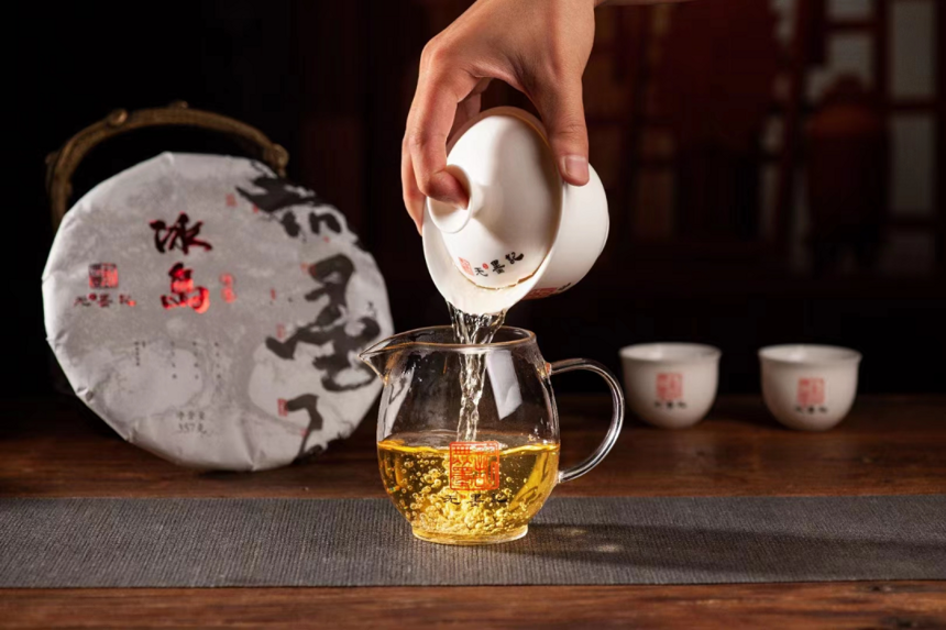 茶文化 | 普洱茶是有生命的茶，每片叶子都有四次生命的绽放