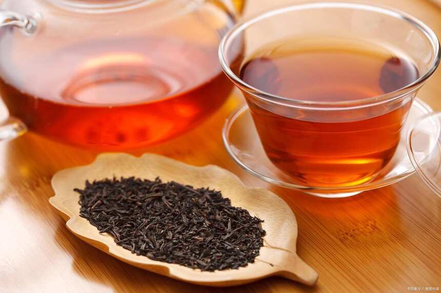 红茶，不建议用沸水冲泡！想要茶汤香醇口感好，这3个技巧要掌握