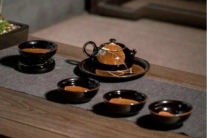 「围炉煮茶」成为今年茶饮新方式，如何看待这类仪式感消费？