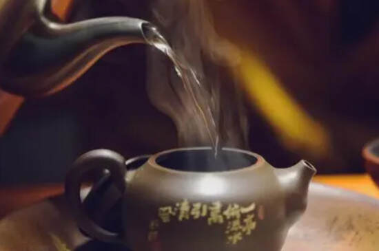 熟普洱茶的泡法（温壶、涤具、投茶、润茶、冲泡）