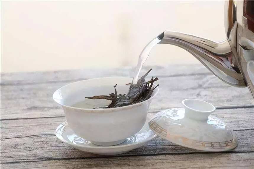 灵魂拷问，岩茶的第一道茶到底能不能喝？