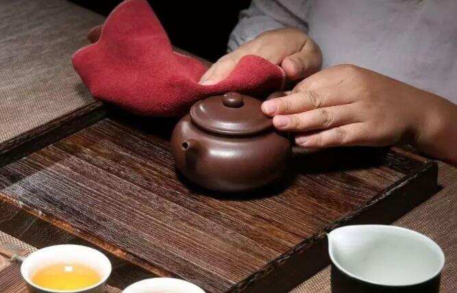 新的紫砂茶壶第一次用之前怎样清洁