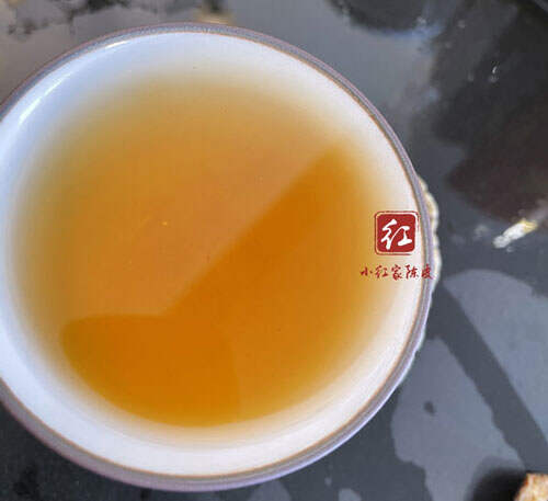 15年陈皮泡茶是什么颜色的