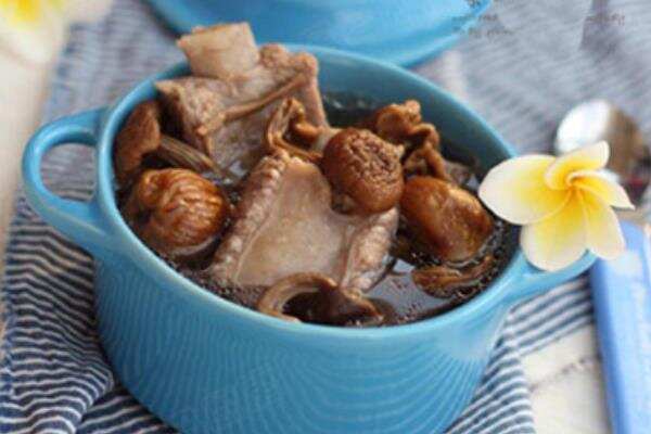 茶树菇排骨汤的做法_茶树菇排骨汤的食用价值