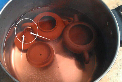 紫砂壶用水煮以后水变成红色原因竟然是这样！
