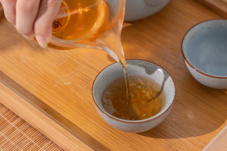 秋季润燥多喝这4种茶，老少皆宜送礼都被夸贴心，比光喝水更管用