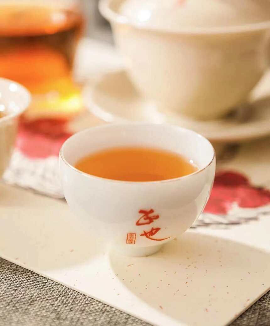 广东人只喝凤凰单丛，当地人：不知道别瞎说！这3款好茶更受欢迎