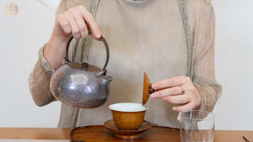 抹茶就是碾磨成粉的绿茶？这是真的吗？