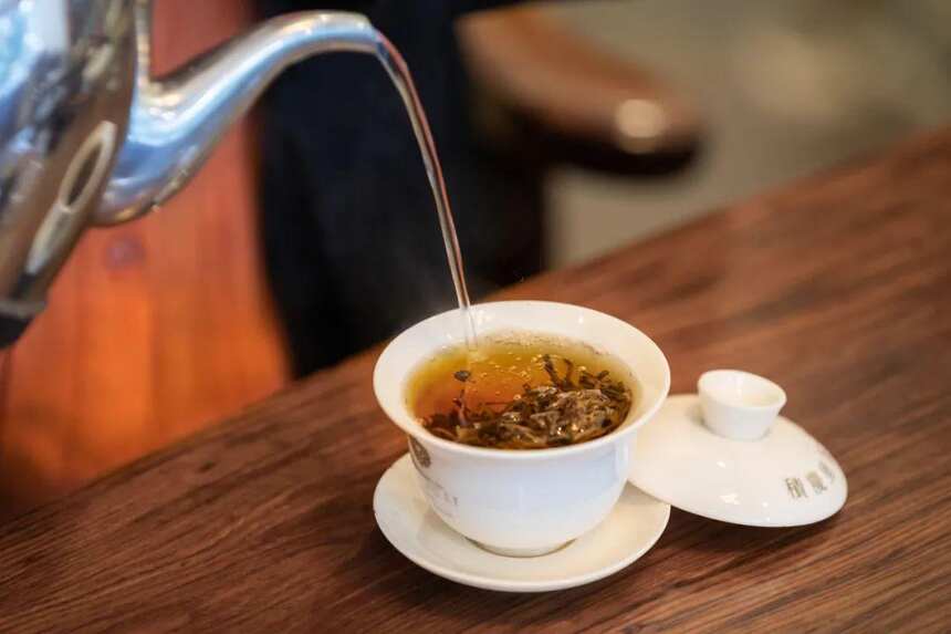 这杯广东好红茶，鲜爽甜润还有花果香