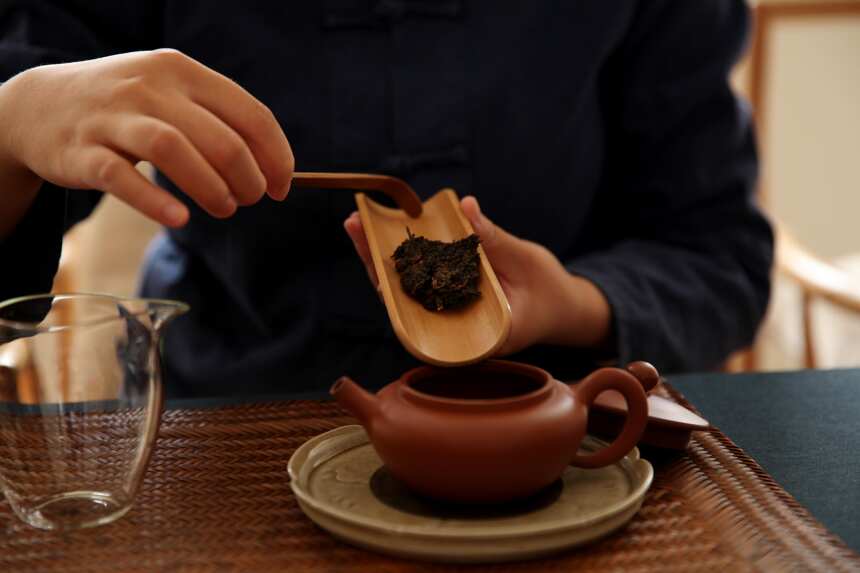 热水塘桃子寨熟茶砖：木陈香、甜枣香！滑糯糯，润于口，甜于心