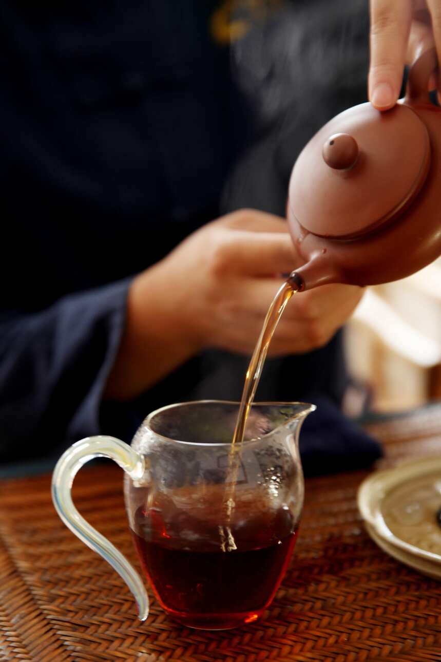 热水塘桃子寨熟茶砖：木陈香、甜枣香！滑糯糯，润于口，甜于心