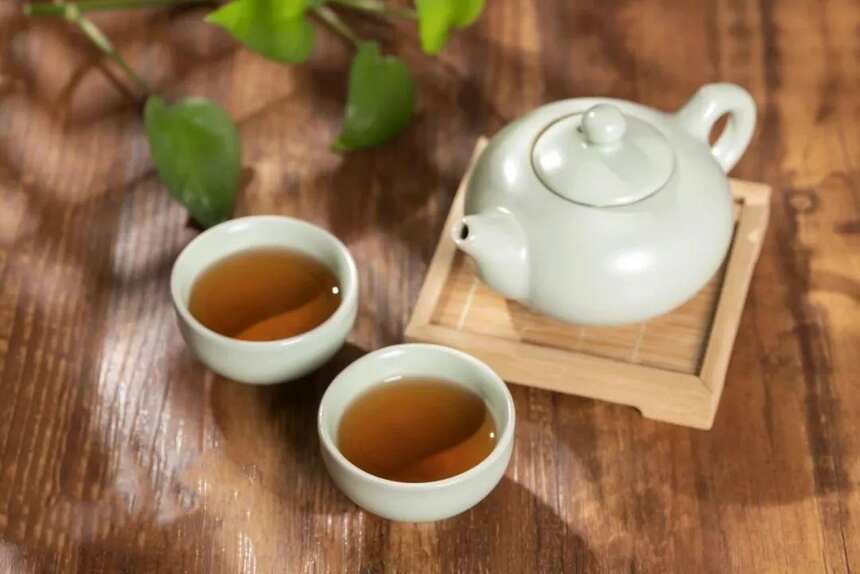 从春茶到秋茶，不同节气分别采摘什么茶？