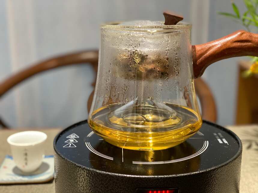 想喝原汁原味的老白茶，应该怎么做？泡茶、煮茶还是蒸茶？
