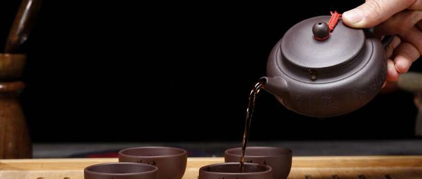 用cc的紫砂壶冲泡熟普洱茶时，其茶水比例是多少？