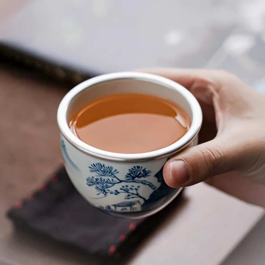 杯子对茶汤的影响