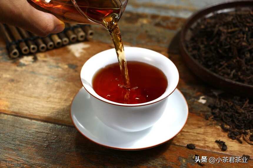 普洱紧压茶与散茶的优缺点