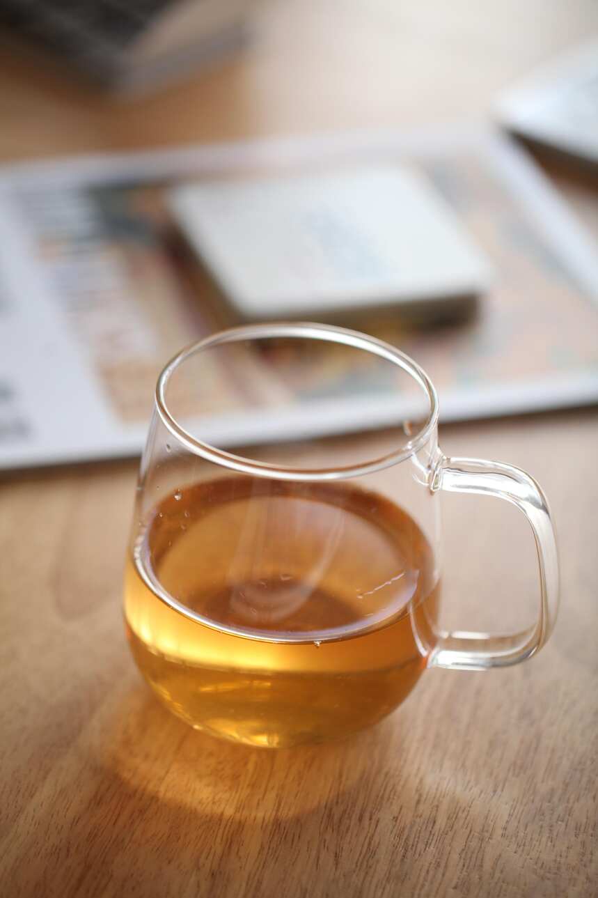 小泥塘红壤曼松甜古树茶：幽兰蜜甜香，韵味似曼松