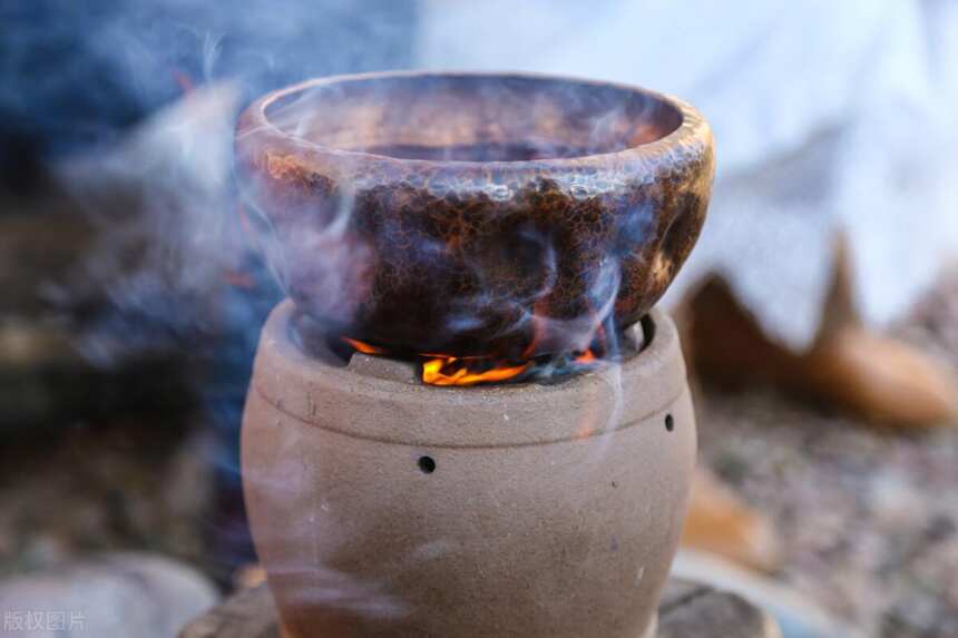 围炉煮茶为什么会火？火的是茶？生活方式？还是回忆？