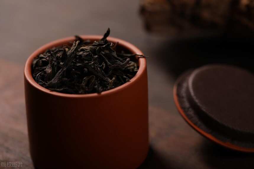 冬天为什么非常适合喝茶，天冷的时候什么茶最适合也是最值得喝？