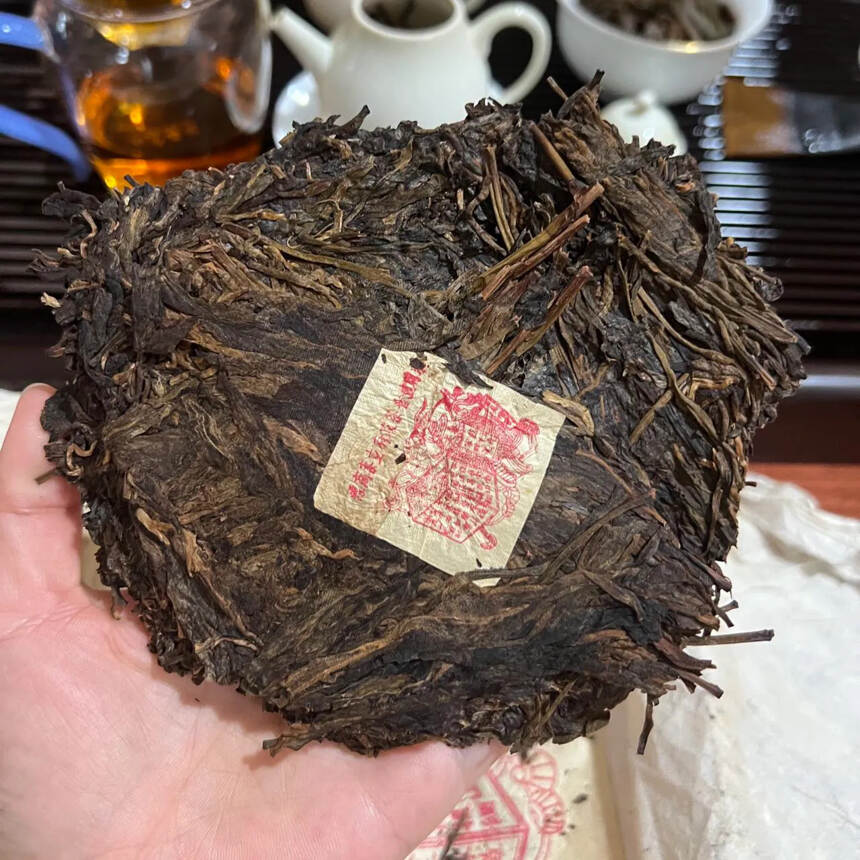 九十年代 乾利贞宋聘号 红标生普洱茶饼，400克每片