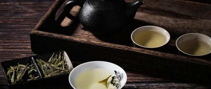 茶中的涩、鲜、苦、甜是什么物质形成的？