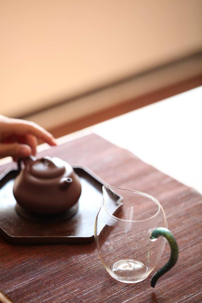 3步解锁熟茶砖的正确打开方式！茶叶又好撬又好喝