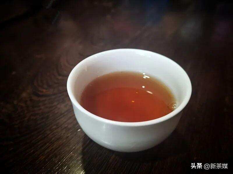 「刀哥访谈」采访富华公司张勤民，揭秘年代定制山头茶的真相