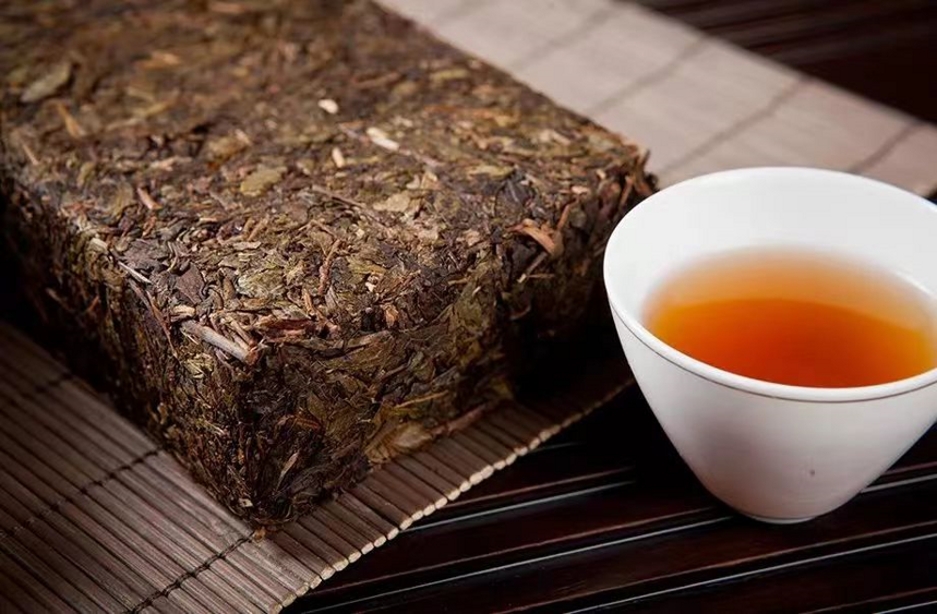 为了身体健康，少喝太粗老的茶叶