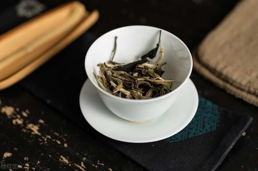 存了年的古树茶和台地茶有什么区别？