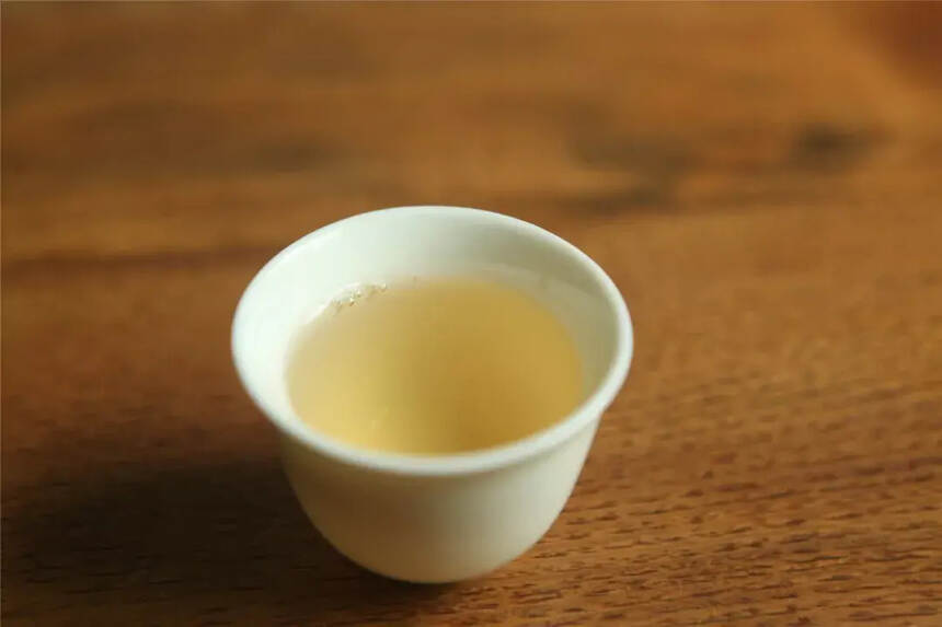 白茶越陈越香，不一定是浓度的提升，更是丰富度的增加