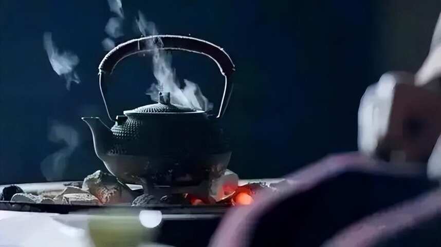 大火的围炉煮茶，到底煮的是什么？