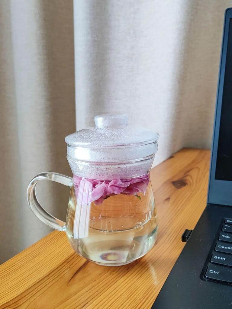 如何泡玫瑰花茶与饮用，玫瑰花茶应该怎么泡才好喝