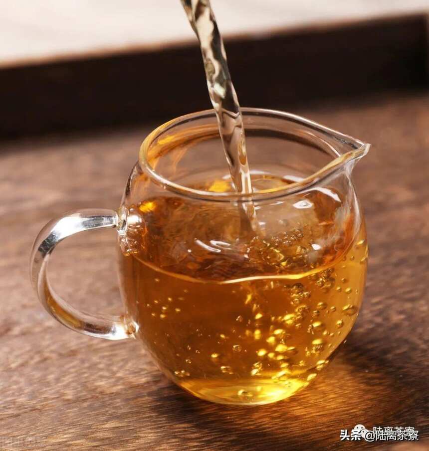 普洱茶制作工艺：一片树叶的蝶变。