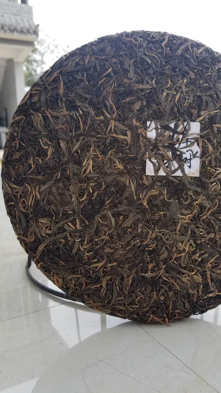 2015年魔烈大树茶三千克大饼，茶农处收藏50片