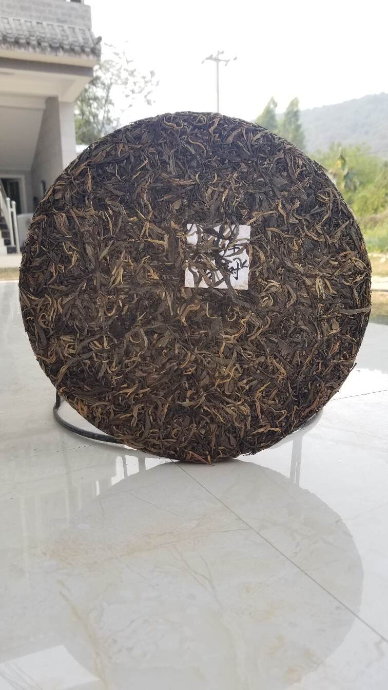 2015年魔烈大树茶三千克大饼，茶农处收藏50片