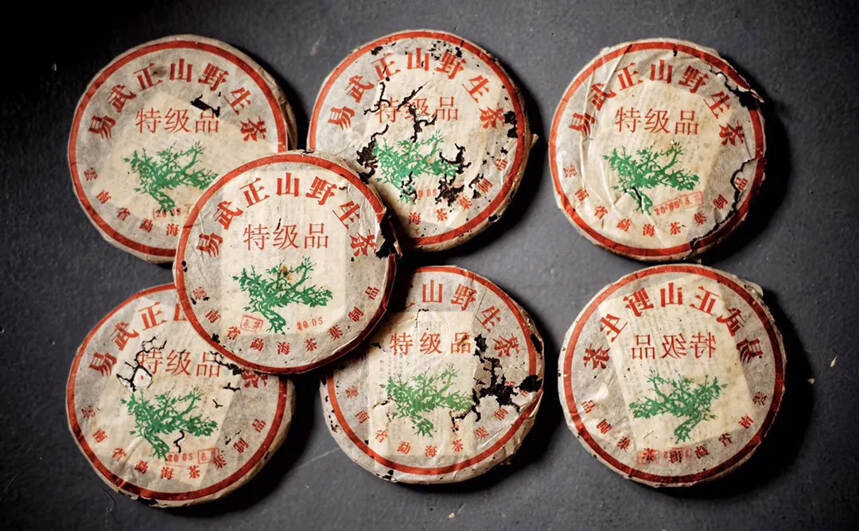05年绿大树小饼250克！一提8片#广州头条# #发