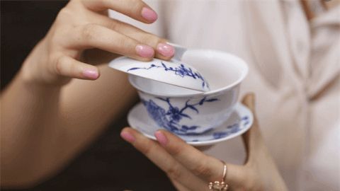 茶道组中用于取茶的是哪个茶具 